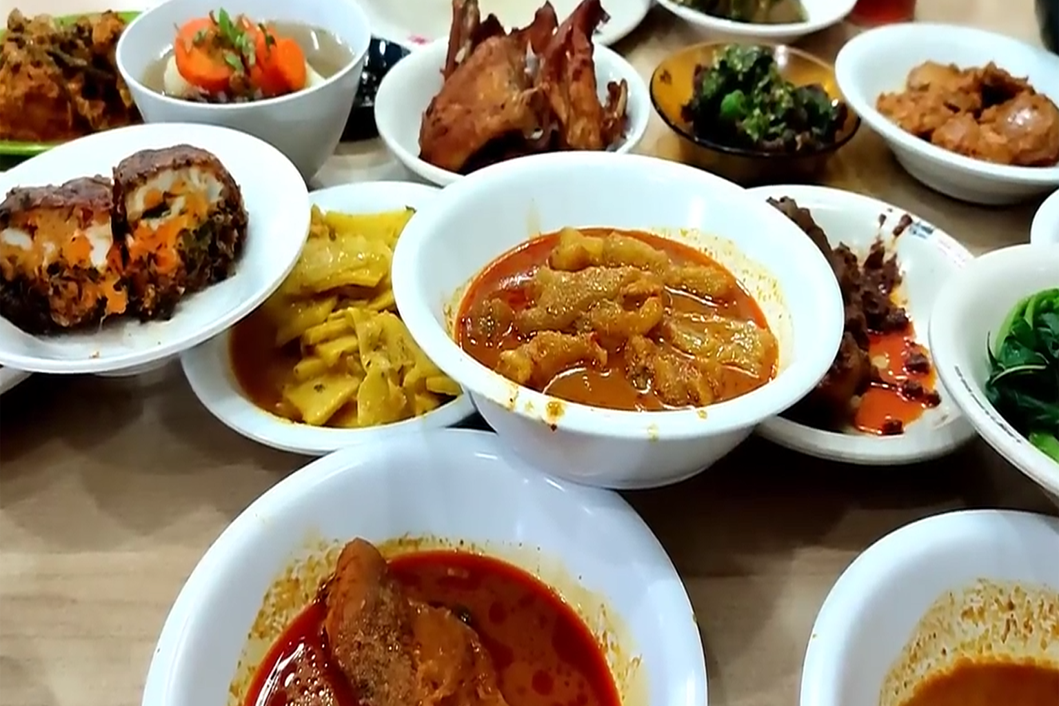 Nasi Kapau Hj Uni Emi Medan